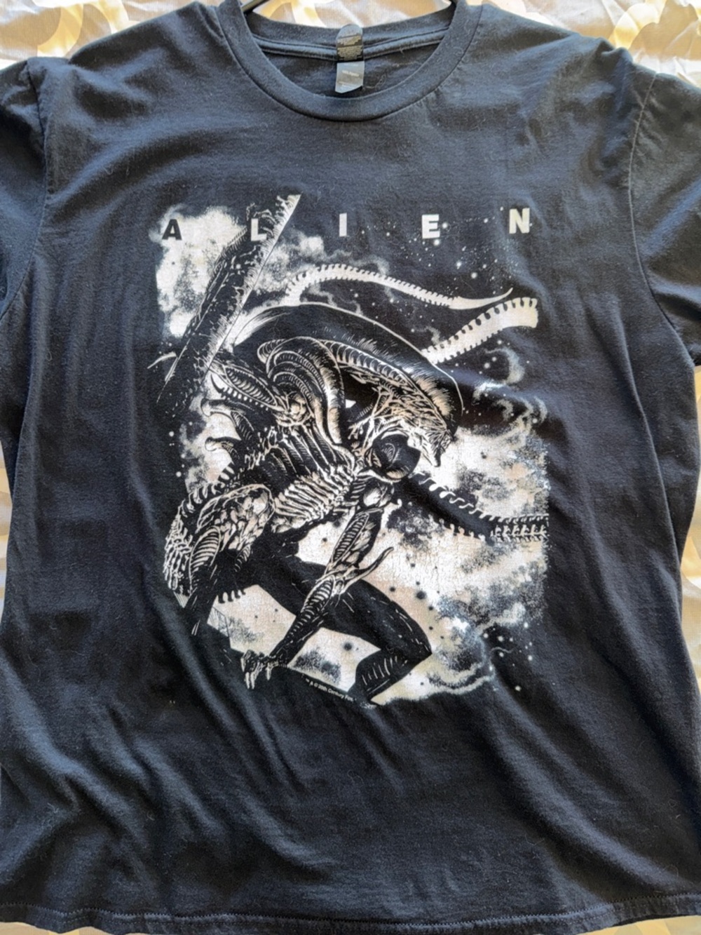 Aliens movie tee on an Anvil tag.
